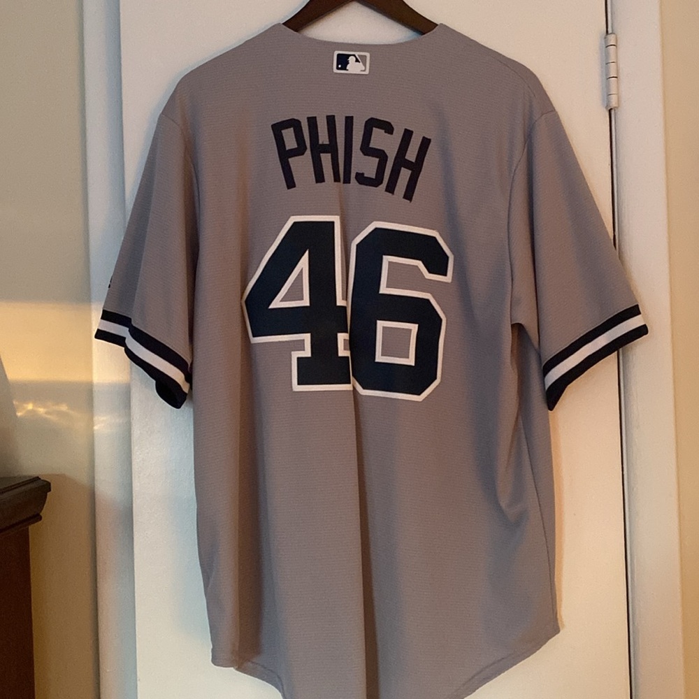 Mlb phish New York yankee jersey 46 days brand new. Never worn official jersey